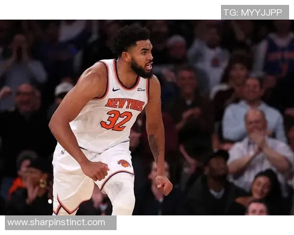 尼克斯与猛龙激战正酣NBA赛场精彩瞬间回顾与分析